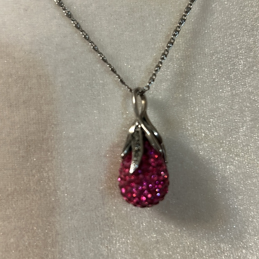 Pink sapphire pendant and chain